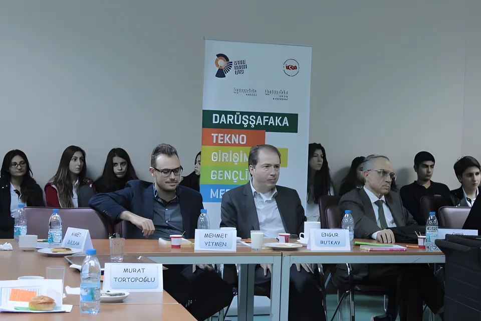 Darüşşafaka Lisesi – Erdem Genç